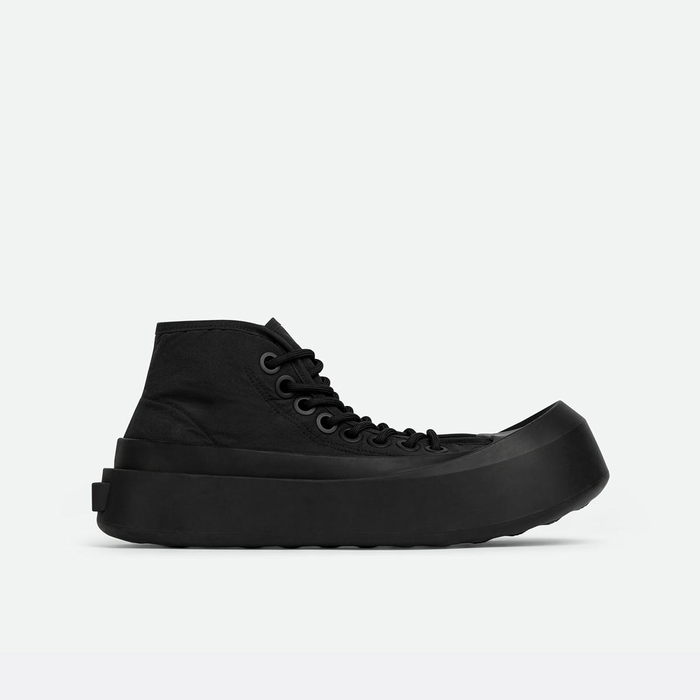 Bottega Veneta Jumbo Sneaker in Black 741358 V2X5 01000: Image 1