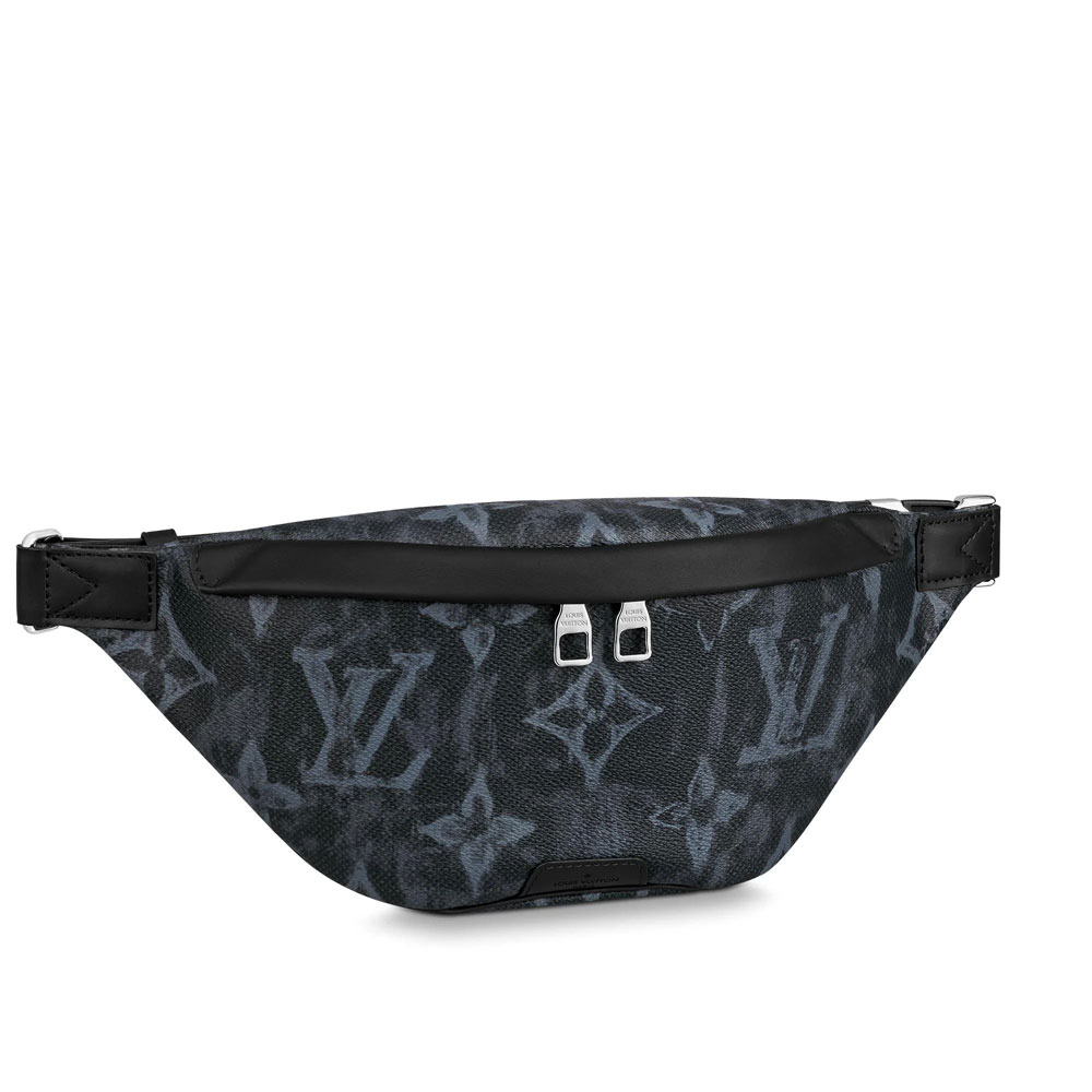 Louis Vuitton Discovery Bumbag Monogram Other in Black M57276: Image 1