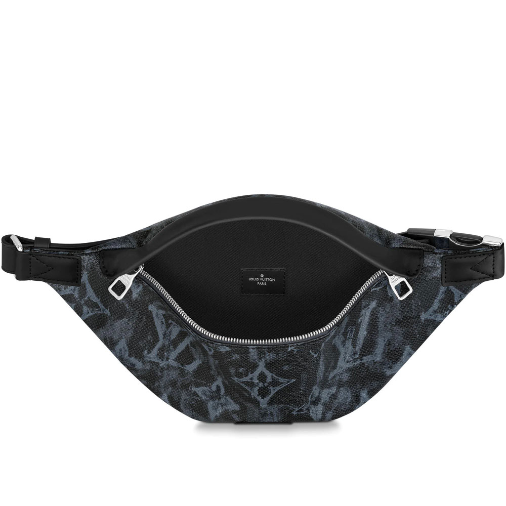 Louis Vuitton Discovery Bumbag Monogram Other in Black M57276: Image 3