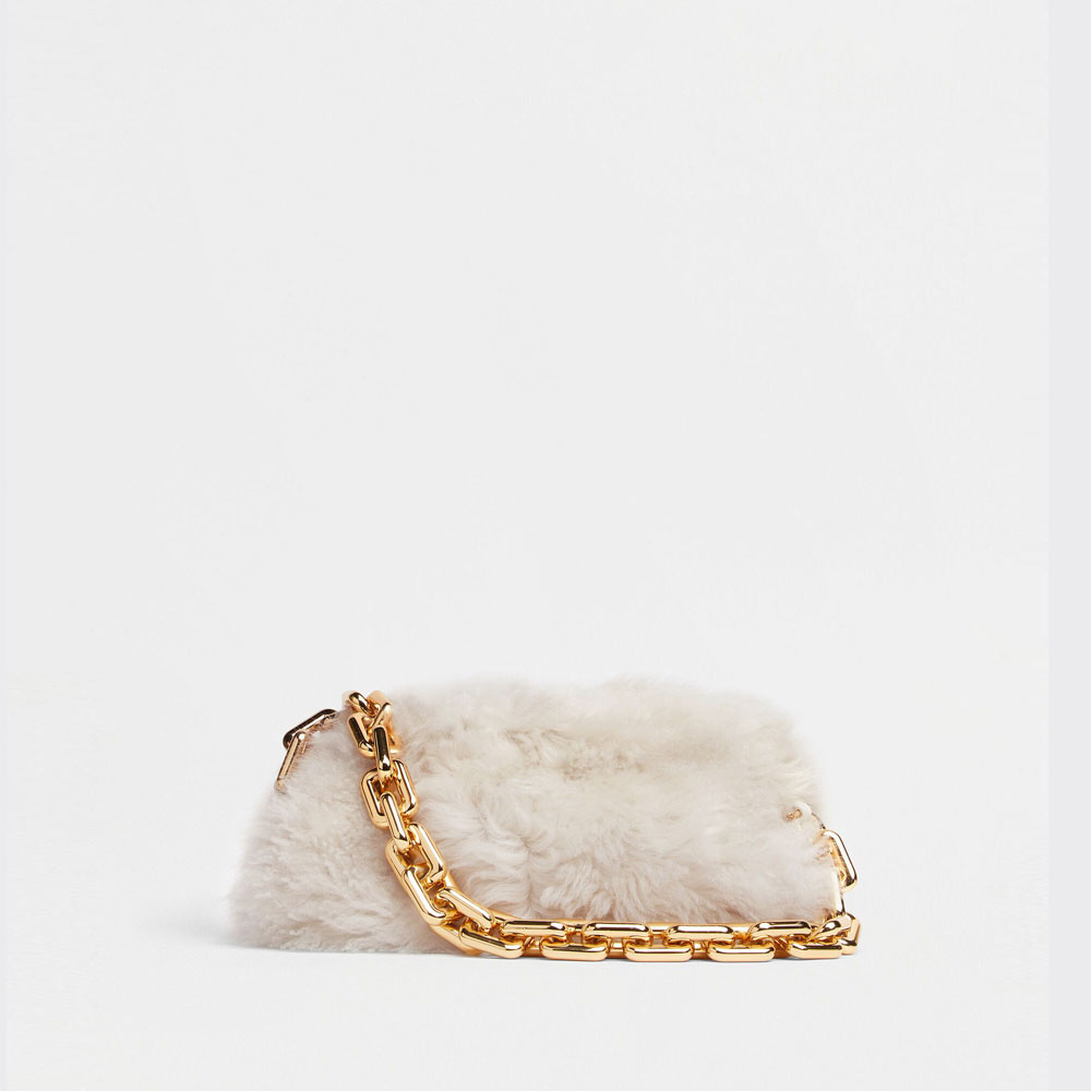 Bottega Veneta Chain Pouch in Popcorn 620230 V13L 09210: Image 1