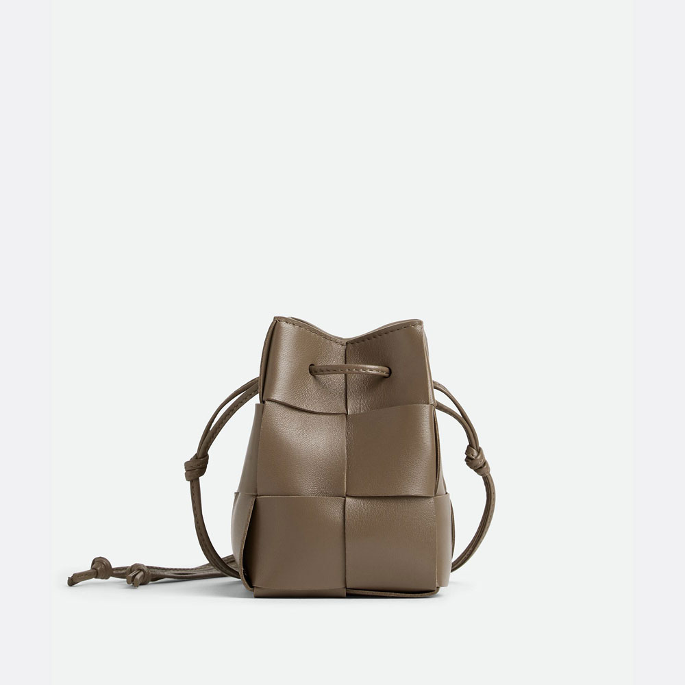 Bottega Veneta Mini Cassette Bucket Bag in Taupe grey 680217 VCQC 42560: Image 1