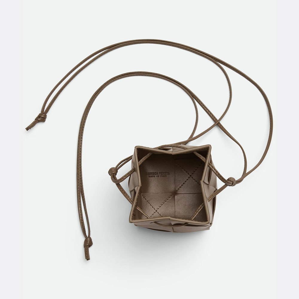 Bottega Veneta Mini Cassette Bucket Bag in Taupe grey 680217 VCQC 42560: Image 2