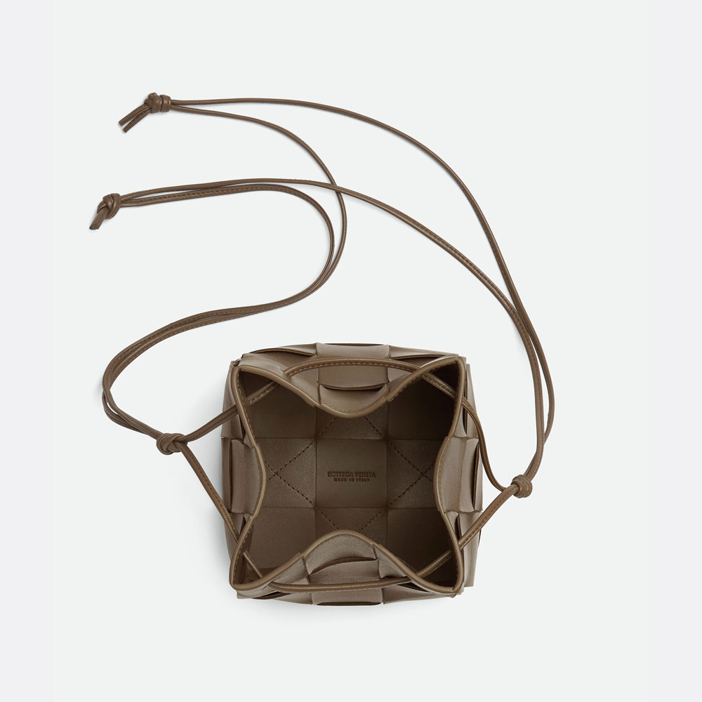 Bottega Veneta Small Cassette Cross-Body Bucket 680218 VCQC 42560: Image 2