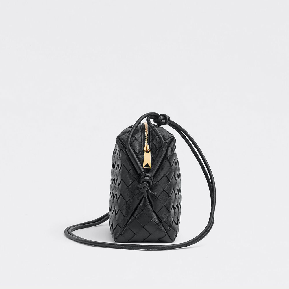 Bottega Veneta Small Loop Camera Bag in Black 680255 V1G1 18425: Image 2