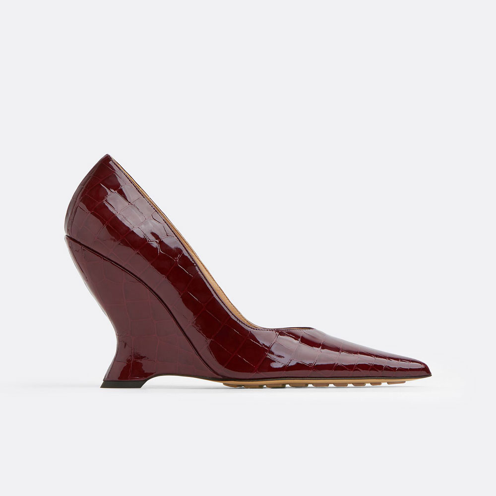 Bottega Veneta Punta Pump in Cherry 716210 V2DW 06084: Image 1