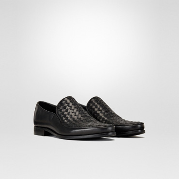 Bottega Veneta slip on in nero intrecciato calf 44991733CM