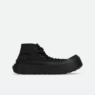 Bottega Veneta Jumbo Sneaker in Black 741358 V2X5 01000