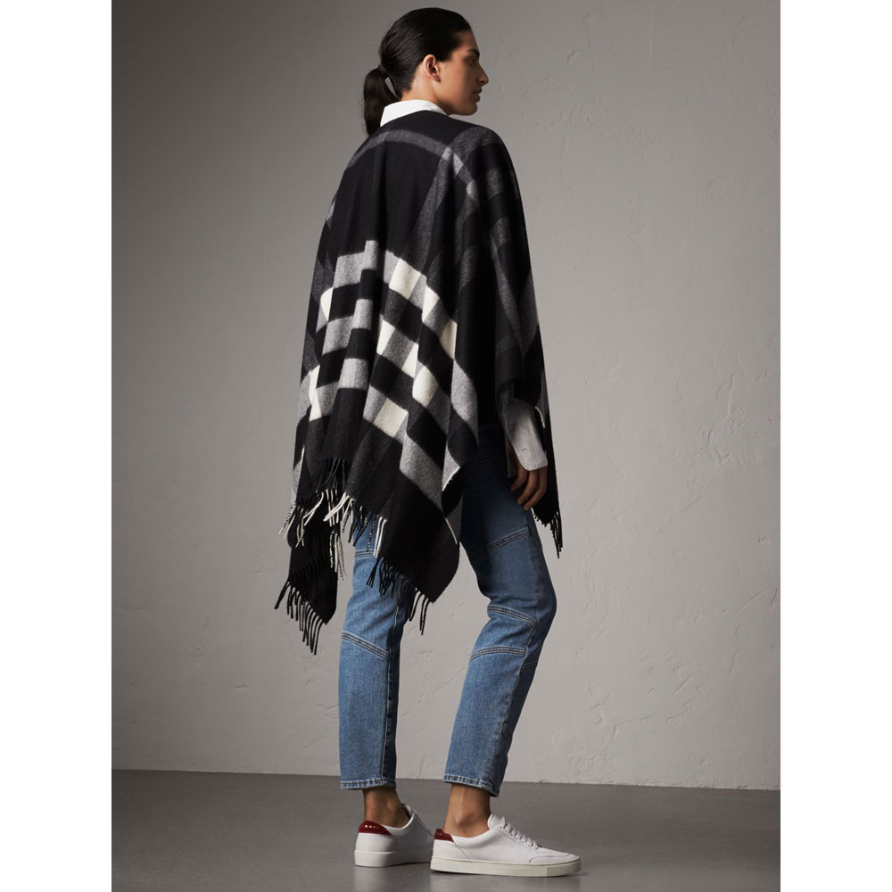 Burberry Check Cashmere and Wool Poncho in Black 40594451: Image 3