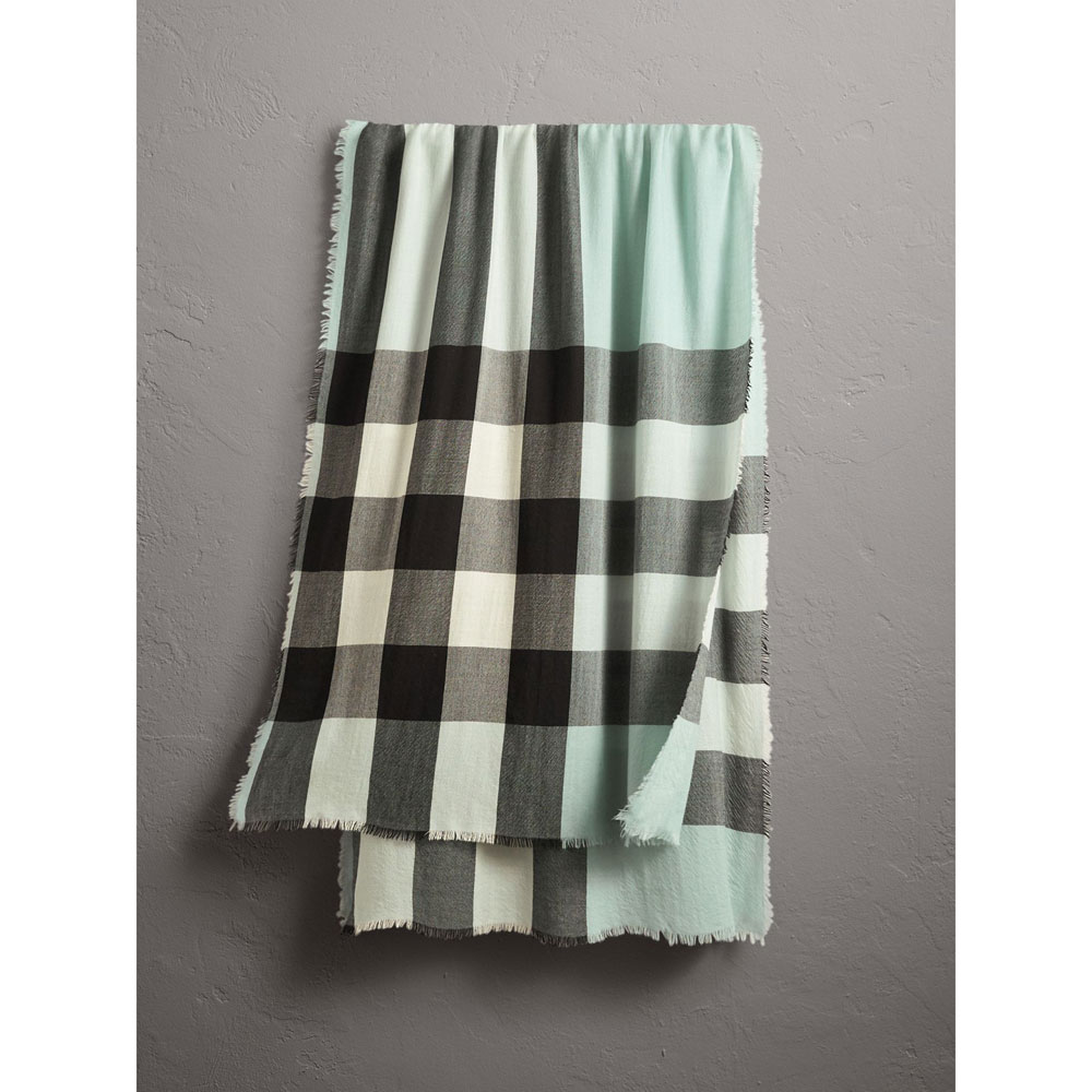 Burberry Lightweight Cashmere Scarf in Check 40608321: Image 1