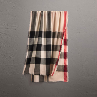 Burberry Lightweight Cashmere Scarf in Check in Stone 39929871