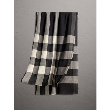 Burberry Lightweight Check Cashmere Scarf 40583571