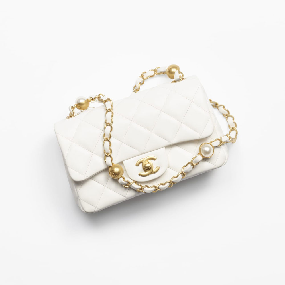 Chanel Mini flap bag Shiny lambskin pearls AS4947 B17600 10601: Image 1