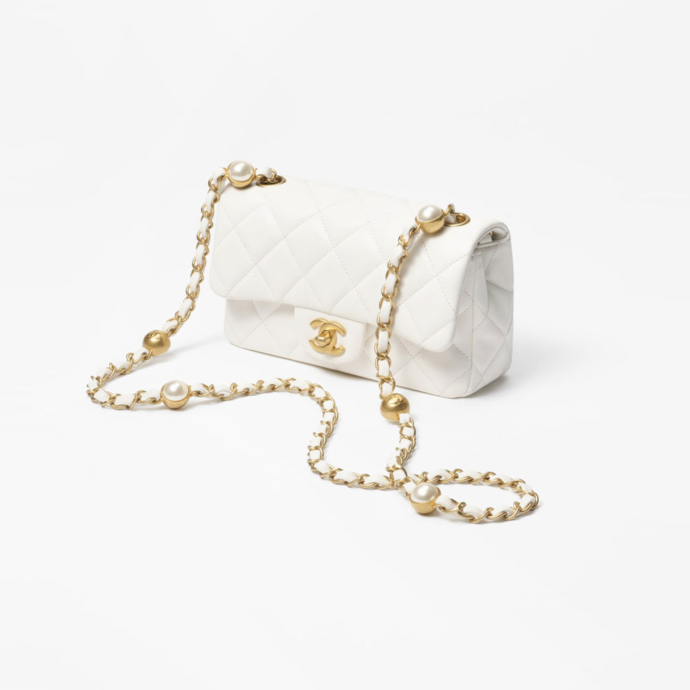 Chanel Mini flap bag Shiny lambskin pearls AS4947 B17600 10601: Image 2