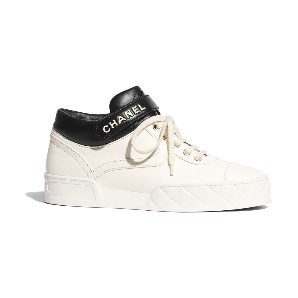 Chanel Lambskin Ivory Black Sneakers G34967 X01000 C2666: Image 1