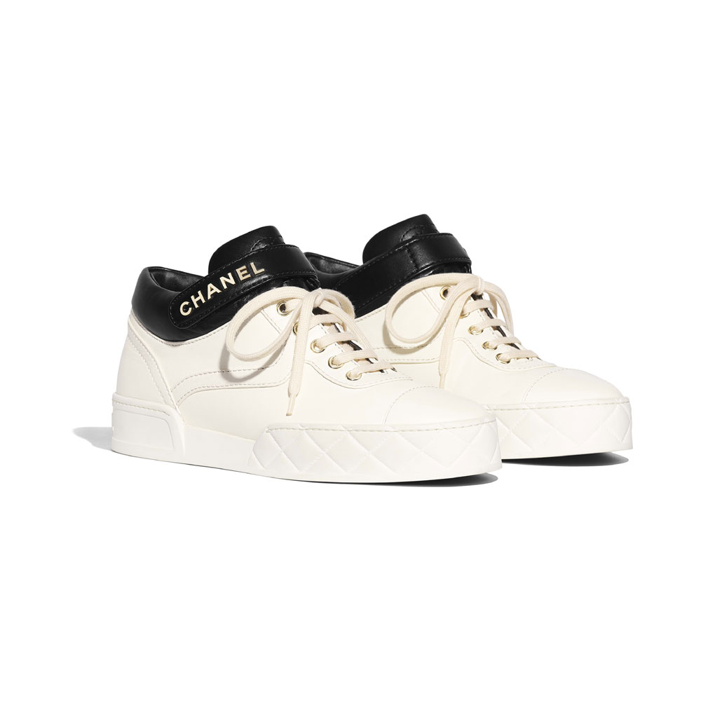 Chanel Lambskin Ivory Black Sneakers G34967 X01000 C2666: Image 2