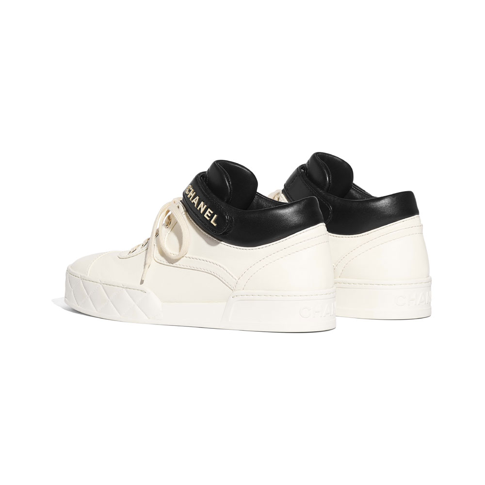 Chanel Lambskin Ivory Black Sneakers G34967 X01000 C2666: Image 3