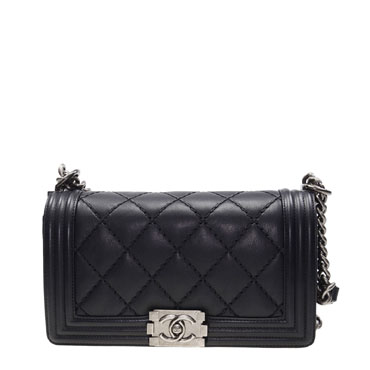 Chanel Medium Boy Quilted Flap Bag A92105 Y61398 94305