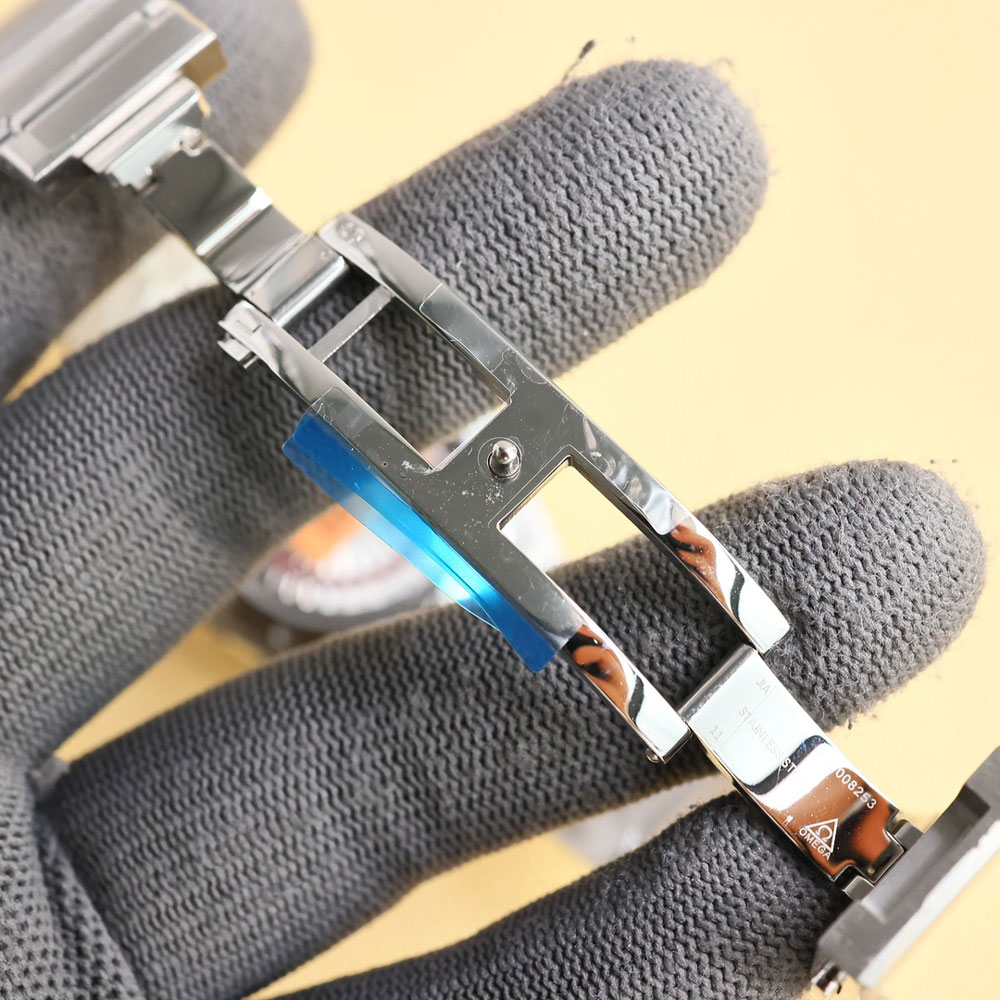 Omega Constellation 131.25.39.20.52.001 Watch: Image 4