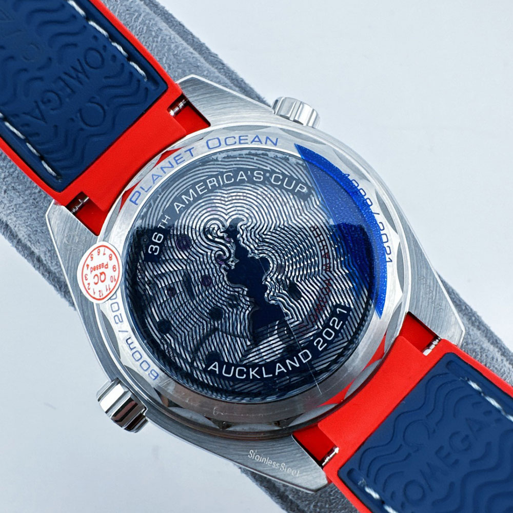 Omega Seamaster 215.32.43.21.04.001 Watch: Image 4