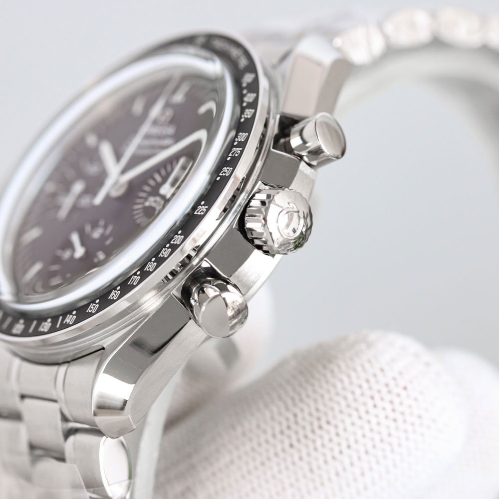 Omega Speedmaster 310.30.42.50.01.001 Watch: Image 2