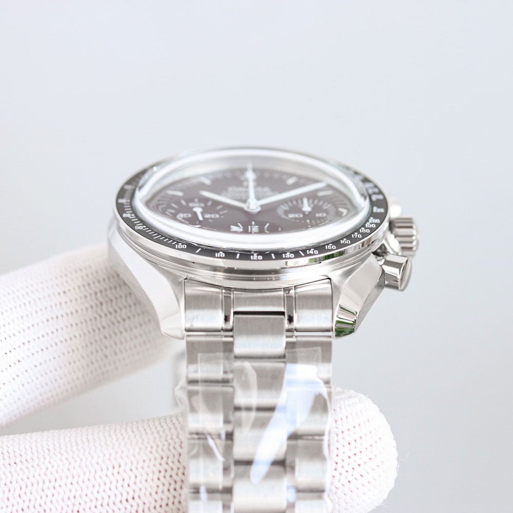 Omega Speedmaster 310.30.42.50.01.001 Watch: Image 3