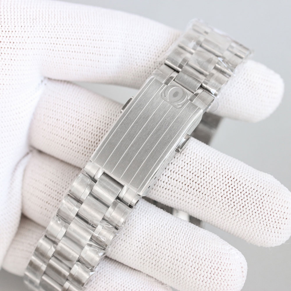 Omega Speedmaster 310.30.42.50.01.001 Watch: Image 5