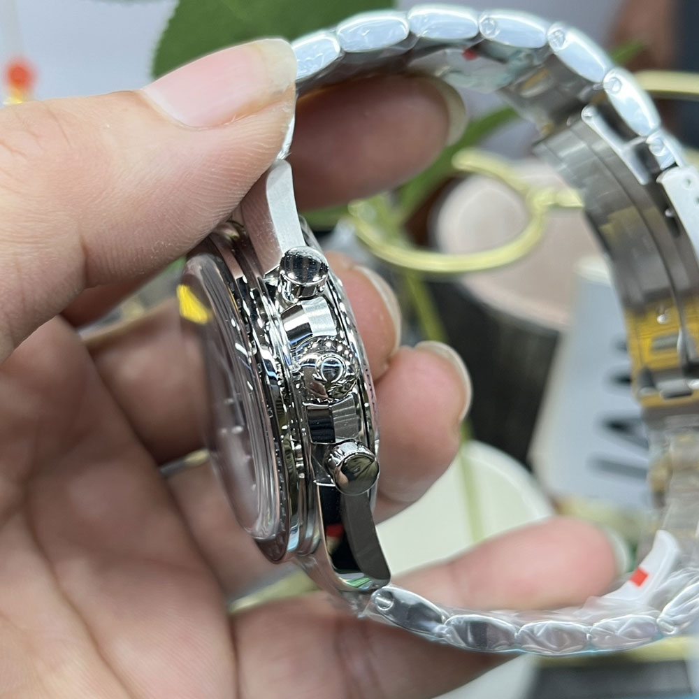 Omega Speedmaster 310.30.42.50.01.002 Watch: Image 3