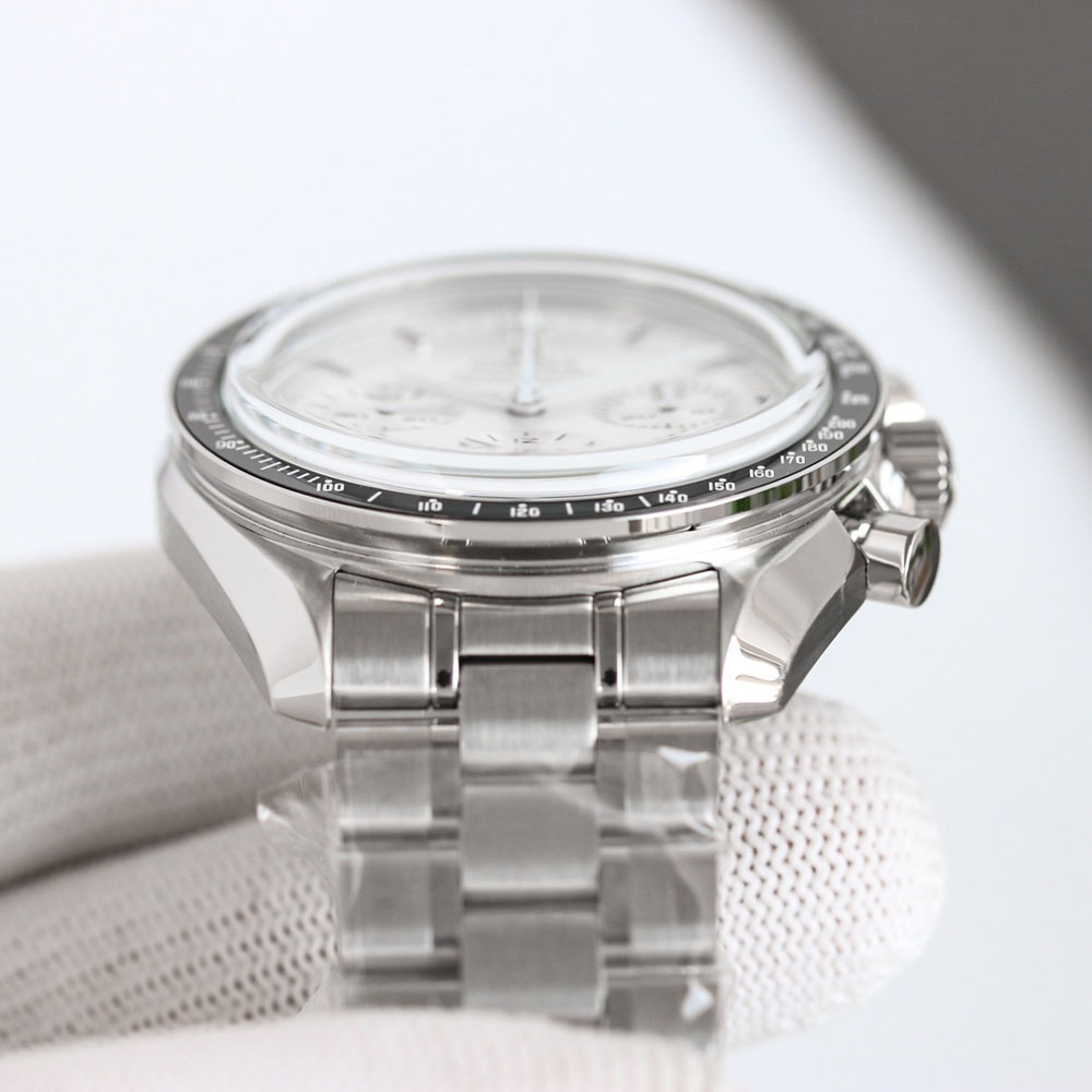 Omega Speedmaster 310.60.42.50.02.001 Watch: Image 2