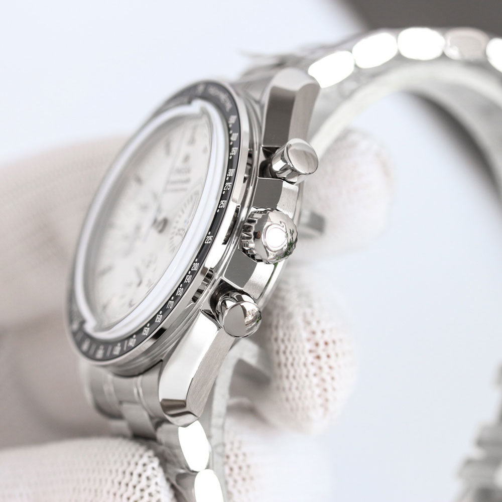 Omega Speedmaster 310.60.42.50.02.001 Watch: Image 3