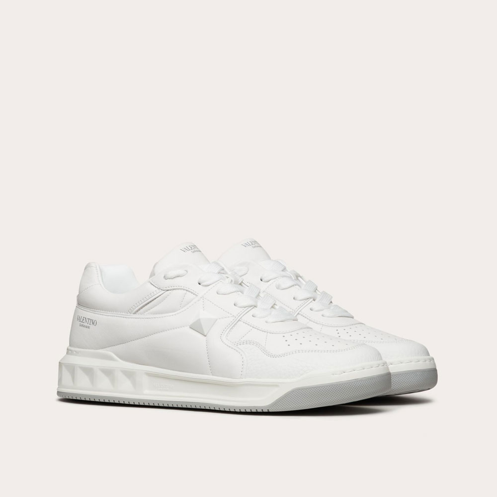 Valentino One Stud Low-top Nappa Sneaker 5Y2S0E71NWN 0BO: Image 1