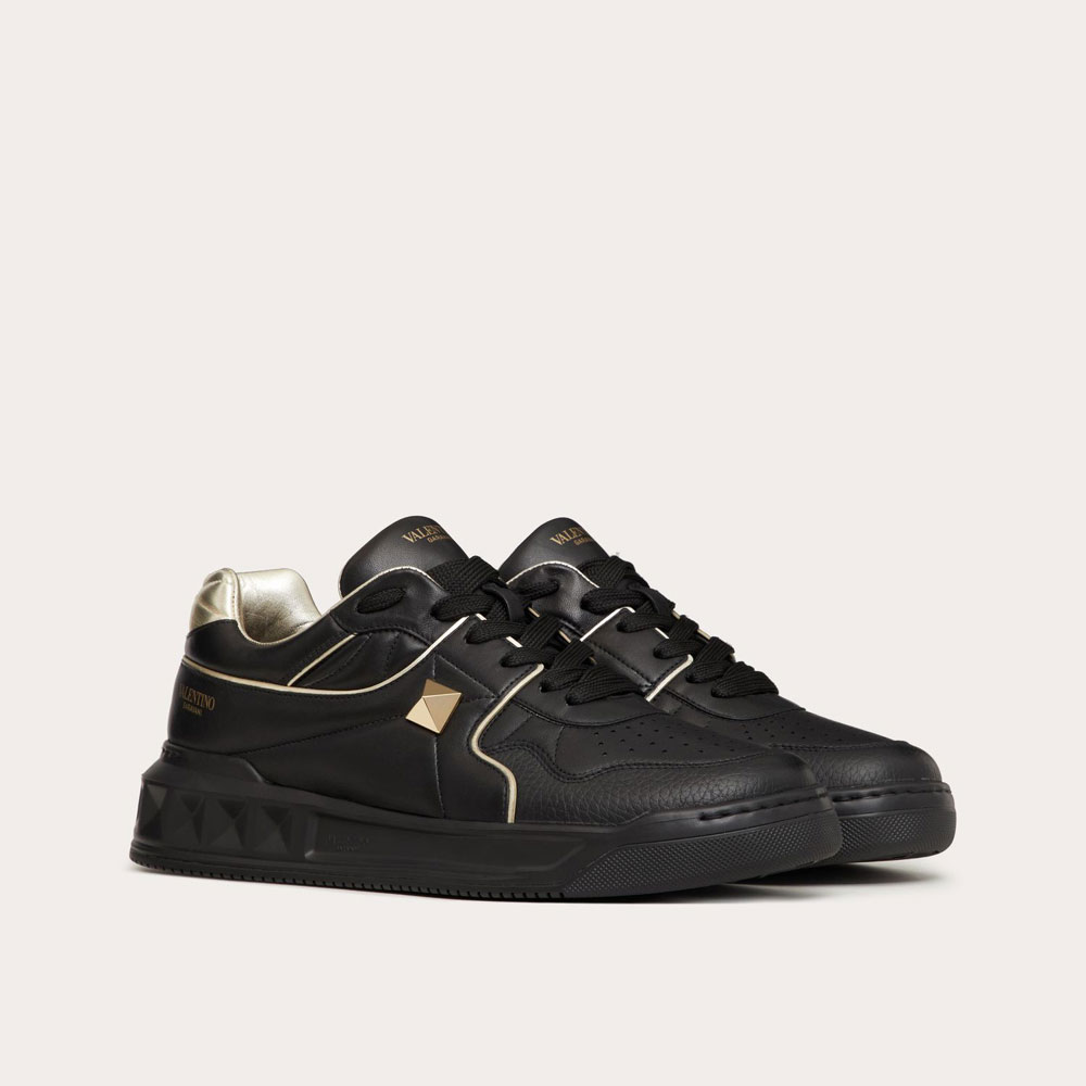 Valentino One Stud Low-top Sneaker 5Y2S0E71RUS ED6: Image 1