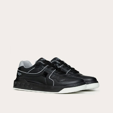 Valentino One Stud Low-top Nappa Sneaker 5Y2S0E71NWN 00A