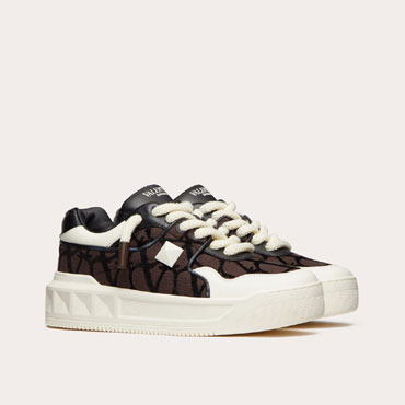 Valentino One Stud Xl Low-top Sneaker 5Y2S0G37IFF KDC