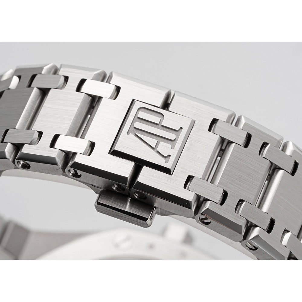 Audemars Piguet Royal Oak 15202PT.OO.1240PT.01 Watch: Image 5