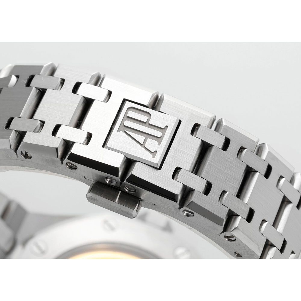 Audemars Piguet Royal Oak 15450ST.OO.1256ST.02 Watch: Image 5