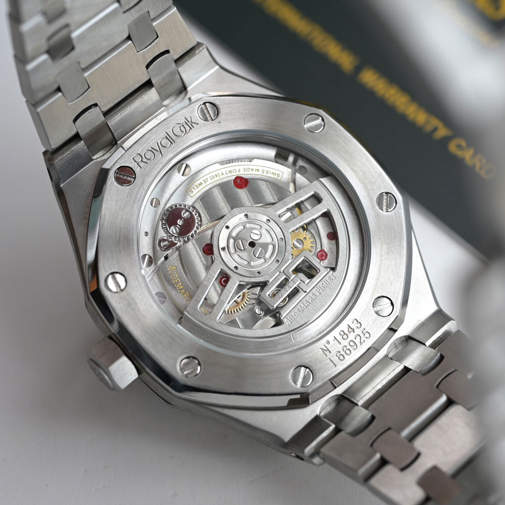 Audemars Piguet Royal Oak 15451ST.ZZ.1256ST.01 Watch: Image 5