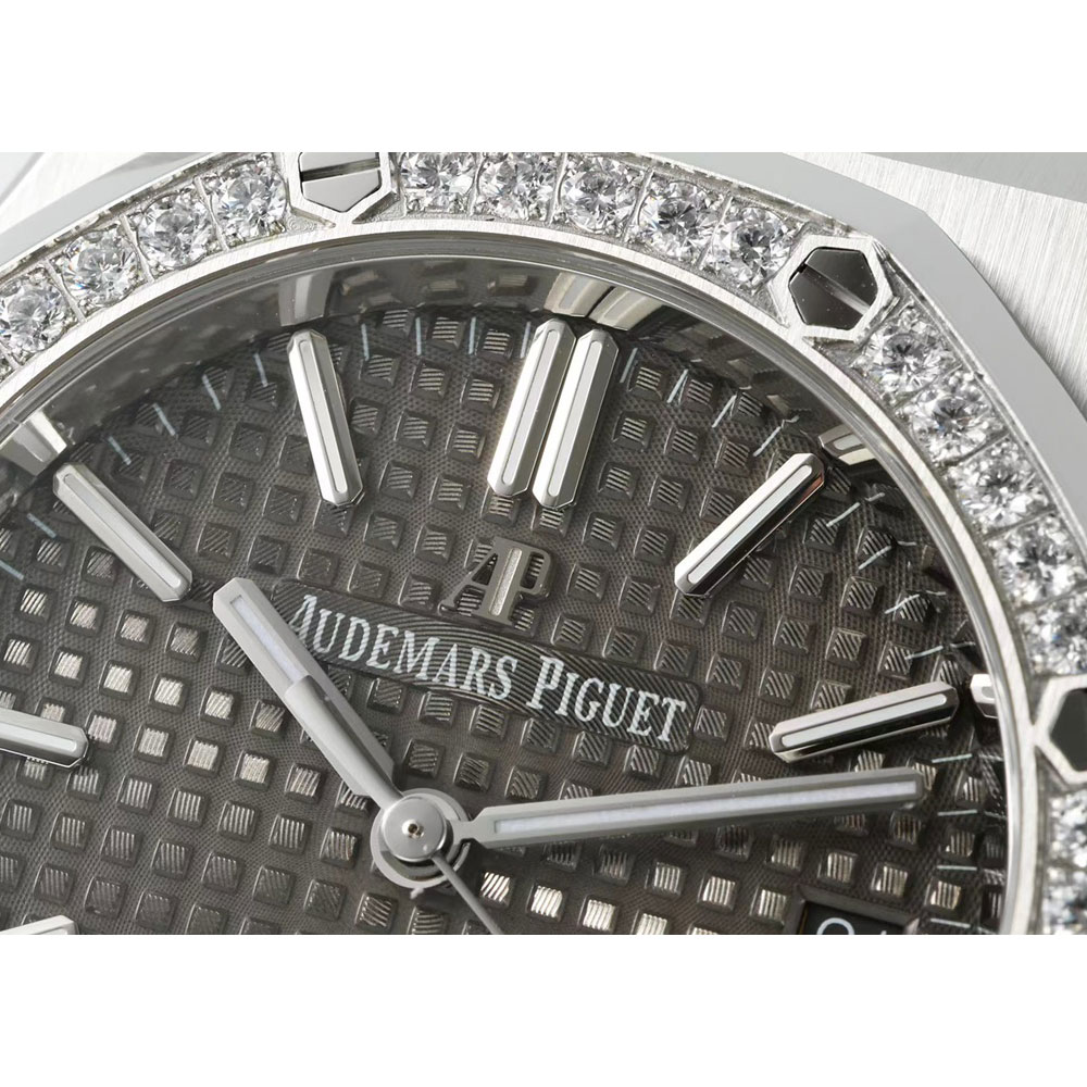Audemars Piguet Royal Oak 15451ST.ZZ.1256ST.02 Watch: Image 2