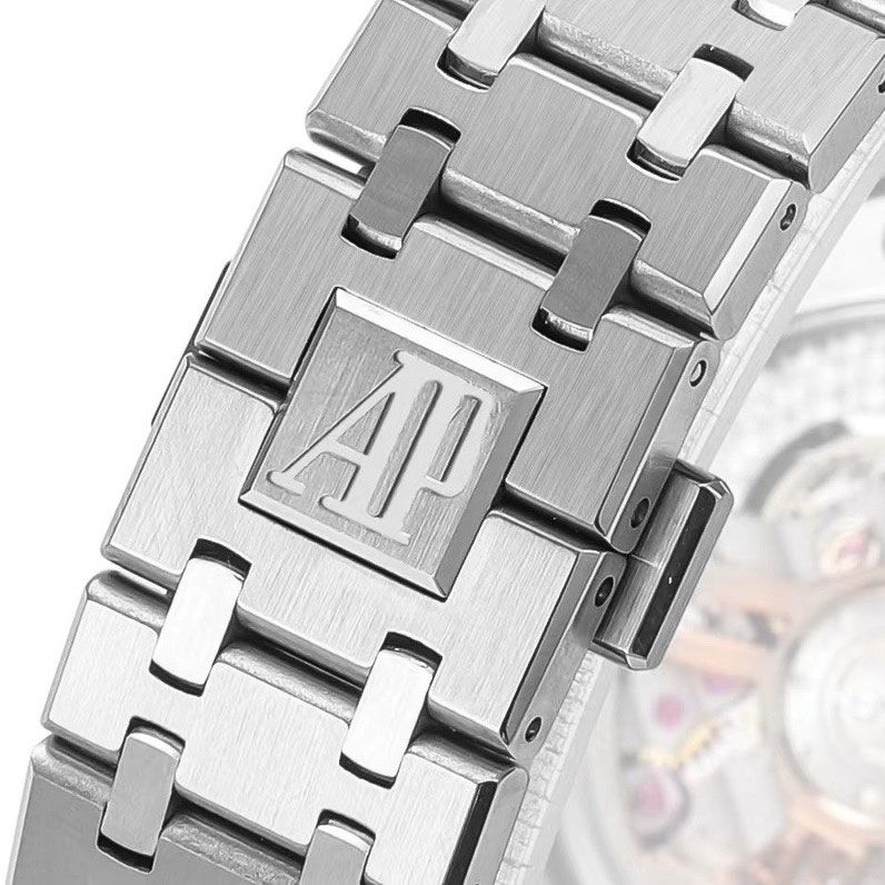 Audemars Piguet Royal Oak 15510BC.OO.1320BC.04 Watch: Image 4