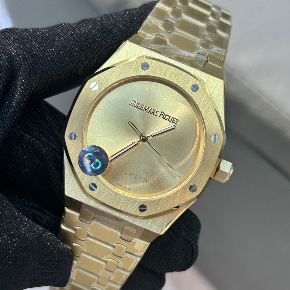 Audemars Piguet Royal Oak 15550BA.OO.1356BA.02 Watch: Image 2