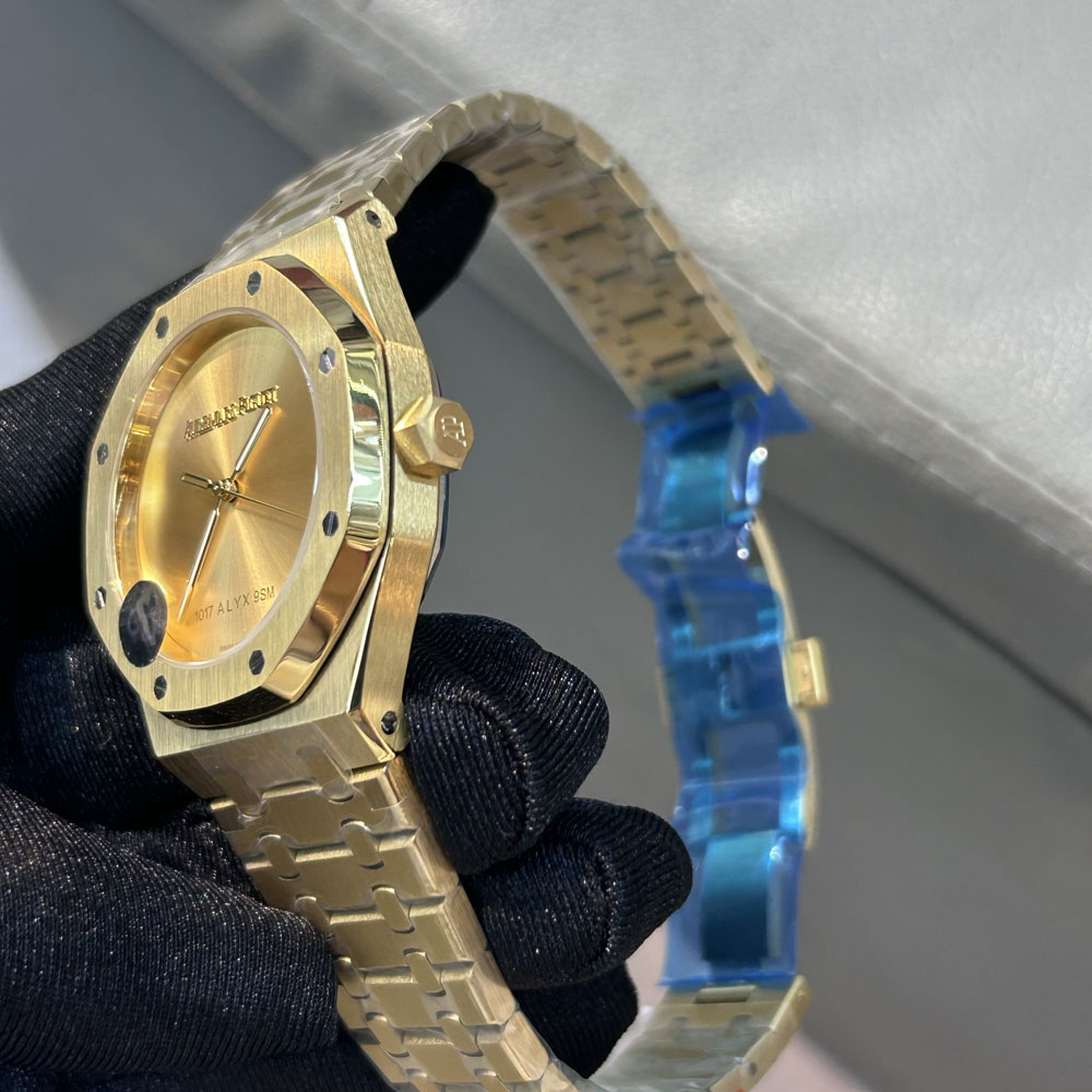 Audemars Piguet Royal Oak 15550BA.OO.1356BA.02 Watch: Image 3