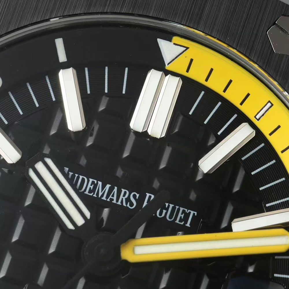 Audemars Piguet Royal Oak Offshore 15706AU.OO.A002CA.01 Watch: Image 3