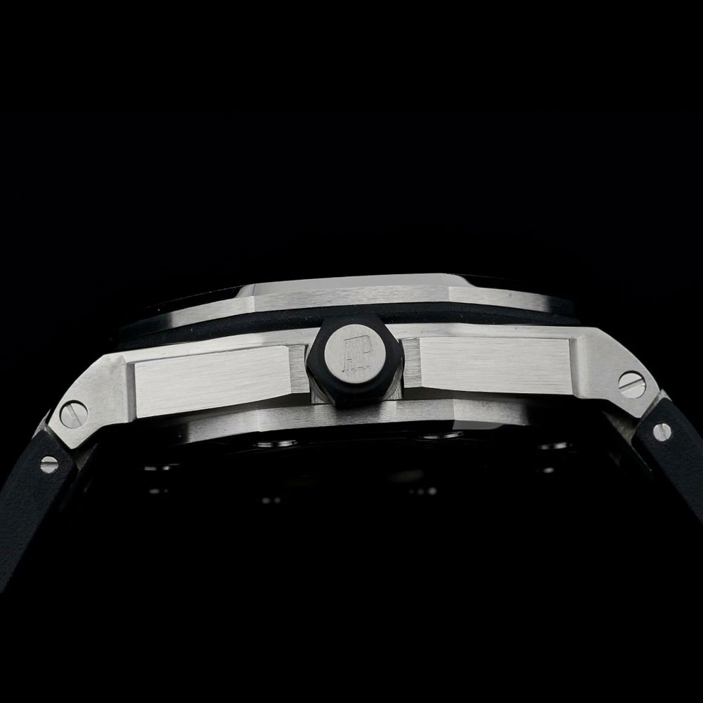 Audemars Piguet Royal Oak Offshore 15710ST.OO.A002CA.02 Watch: Image 3