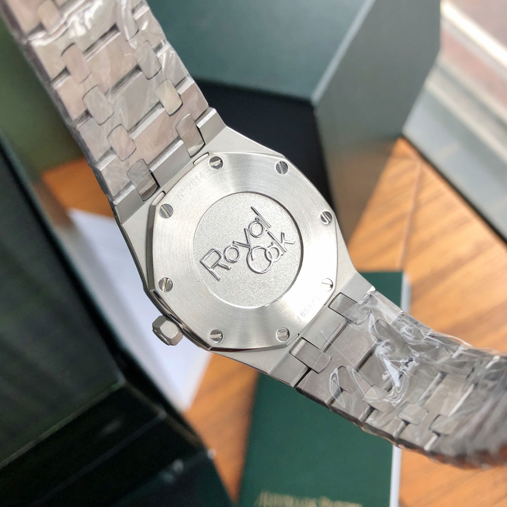 Audemars Piguet Royal Oak Offshore 15710ST.OO.A027CA.01 Watch: Image 4