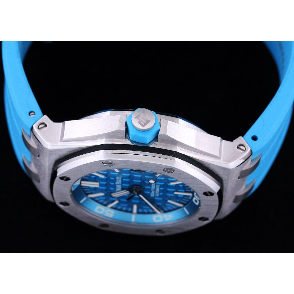 Audemars Piguet Royal Oak Offshore 15710ST.OO.A032CA.01 Watch: Image 3