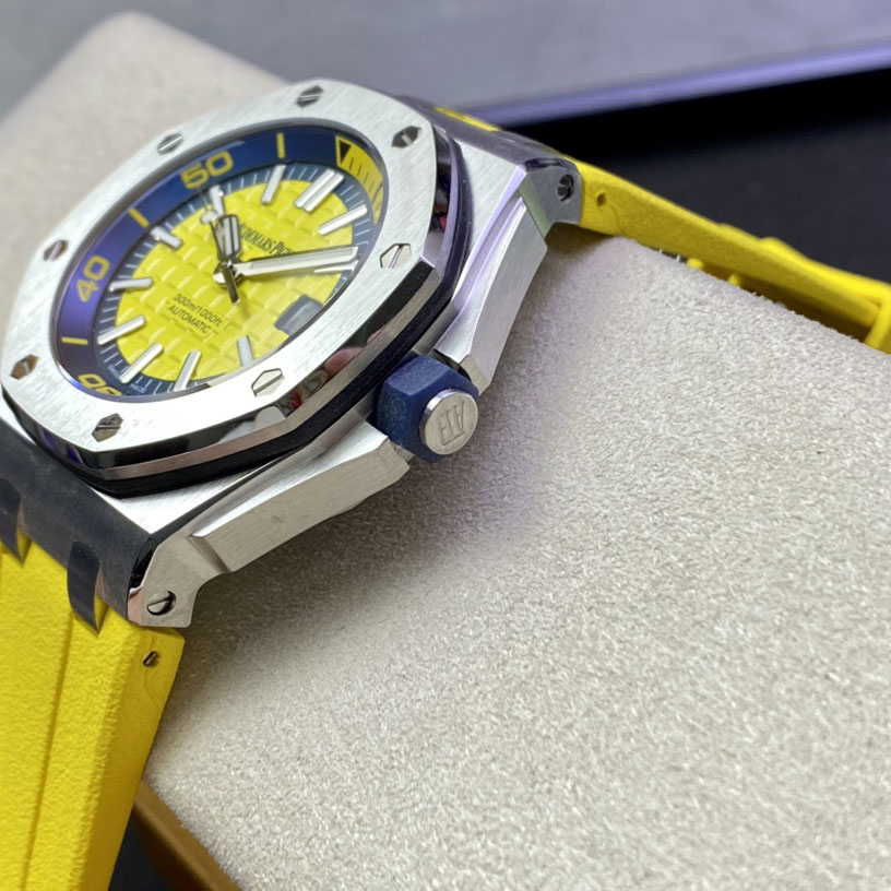 Audemars Piguet Royal Oak Offshore 15710ST.OO.A051CA.01 Watch: Image 3