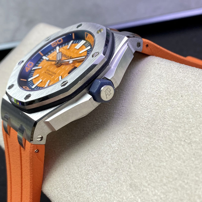 Audemars Piguet Royal Oak Offshore 15710ST.OO.A070CA.01 Watch: Image 3