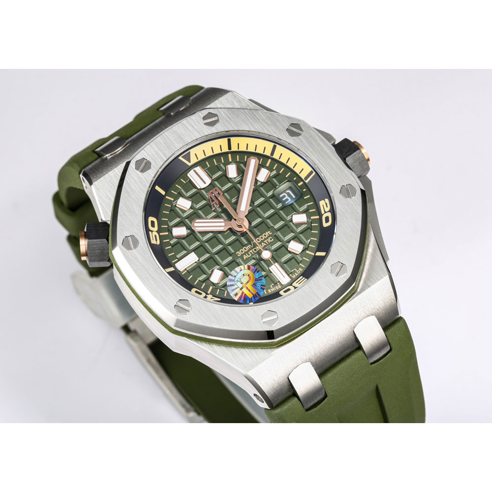 Audemars Piguet Royal Oak Offshore 15720ST.OO.A052CA.01 Watch: Image 2