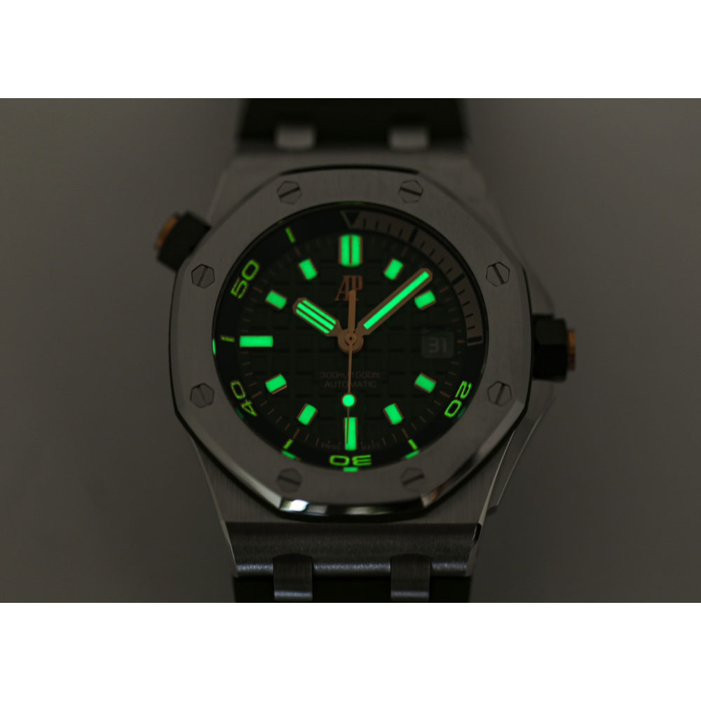 Audemars Piguet Royal Oak Offshore 15720ST.OO.A052CA.01 Watch: Image 4