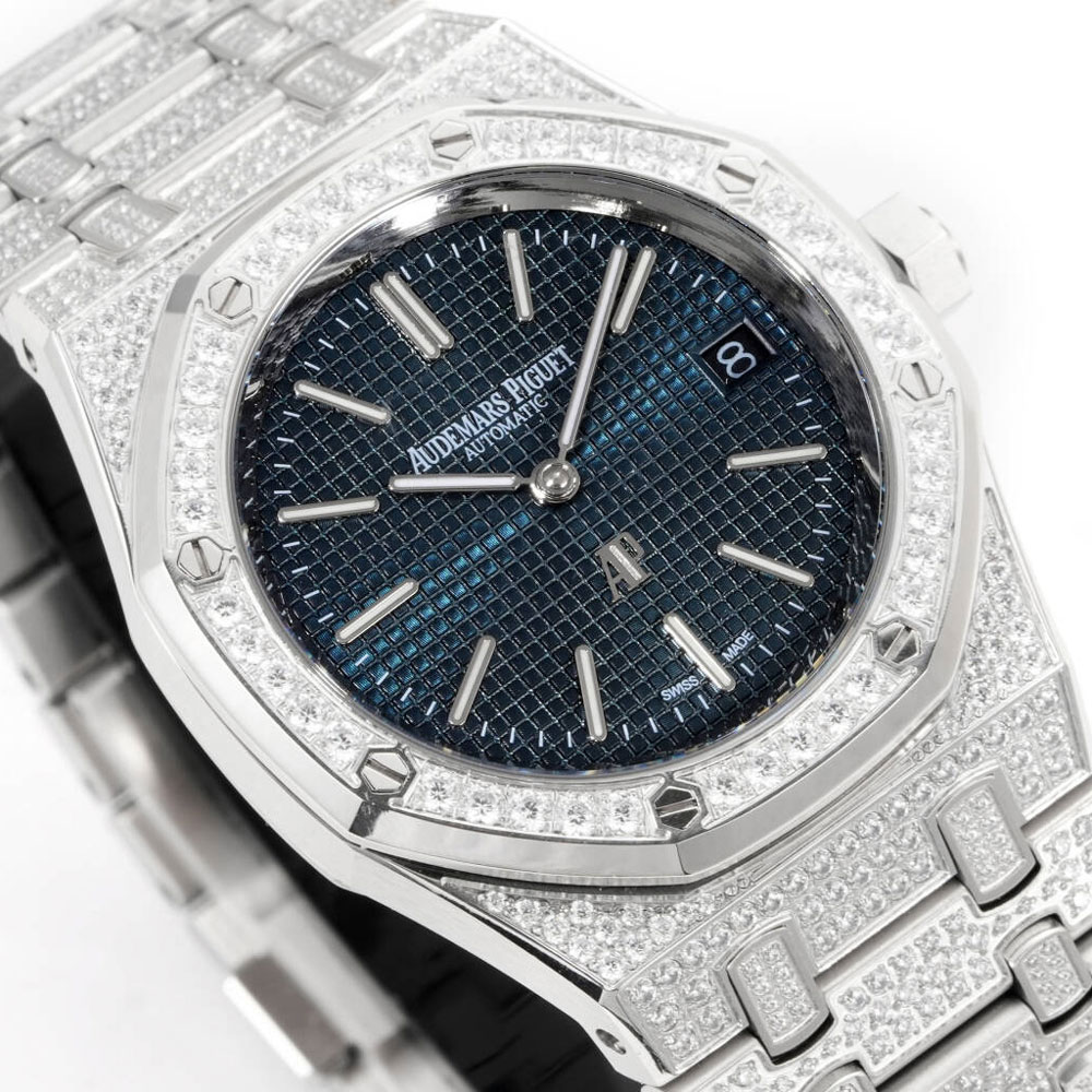 Audemars Piguet Royal Oak 16202BC.ZZ.1241BC.02 Watch: Image 2