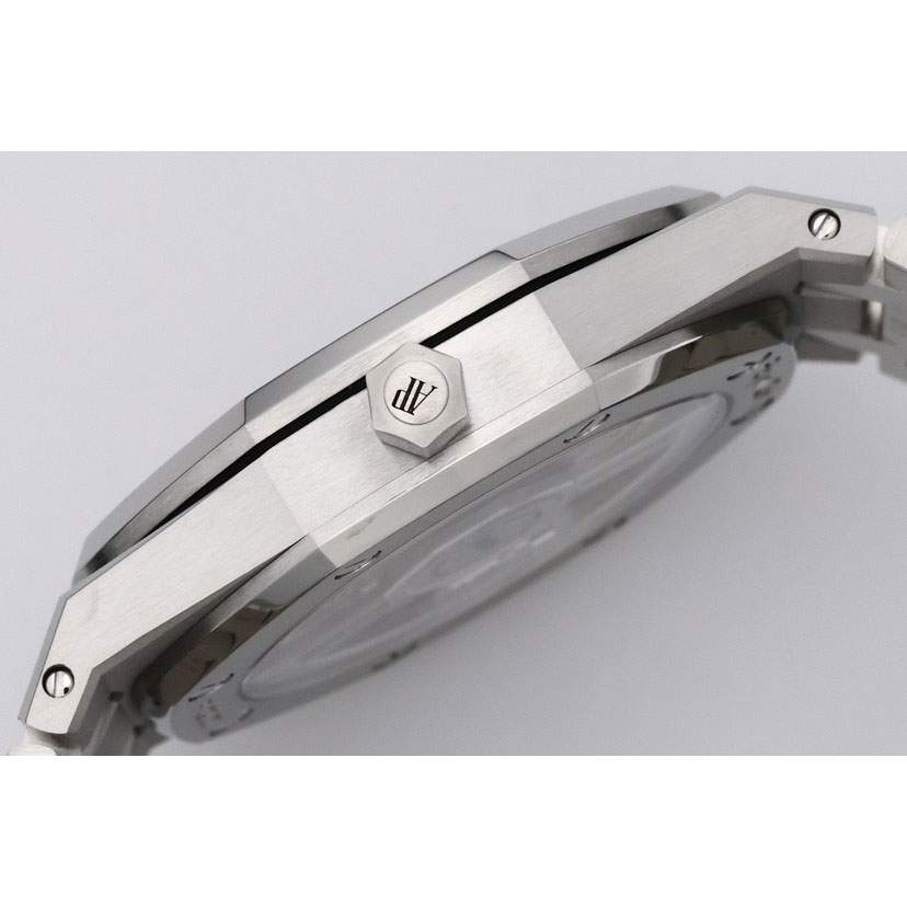 Audemars Piguet Royal Oak 16204ST.OO.1240ST.01 Watch: Image 3